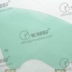LH RIGHT DOOR GLASS GREEN
